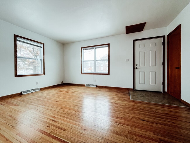 Photo - 921 Rainbow Dr