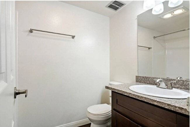 Photo - Kaitlin Court Apartments