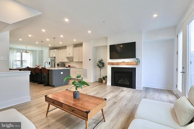Building Photo - 14913 Swat St Rental