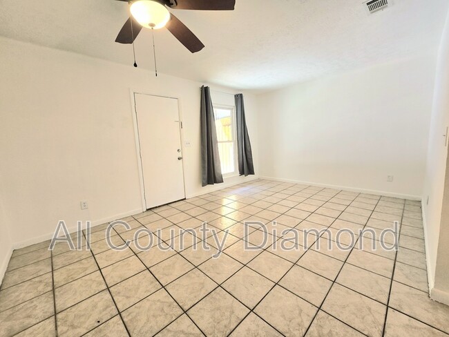 Photo - 636 W Caladium Cir