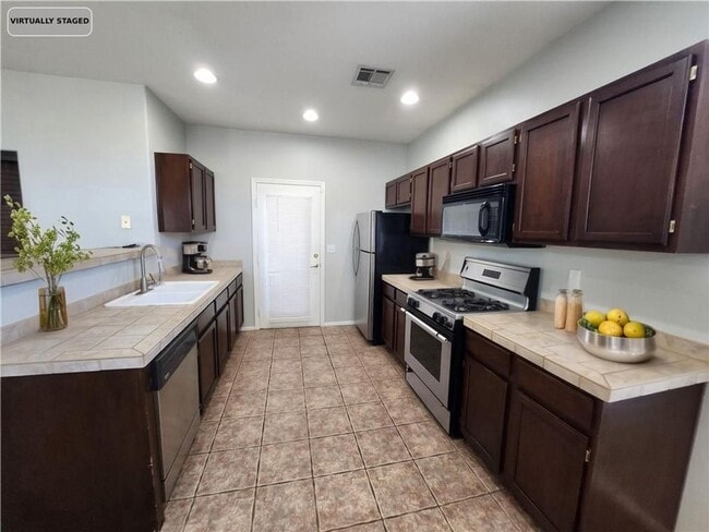 Building Photo - Summerlin Stunner!!