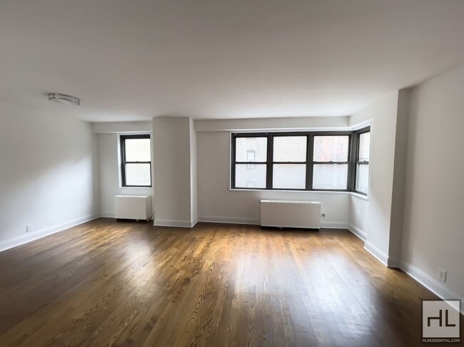 Building Photo - E 89 St Unit 7H