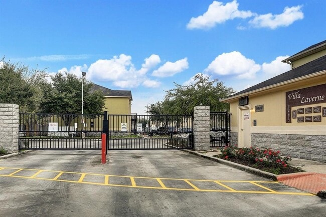 Photo - 2078 Laverne St Unit 5