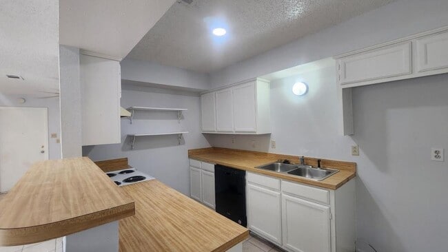 Photo - 123 Prairie Creek Cir