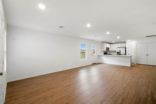 Photo - 104 Pine Bend Ct