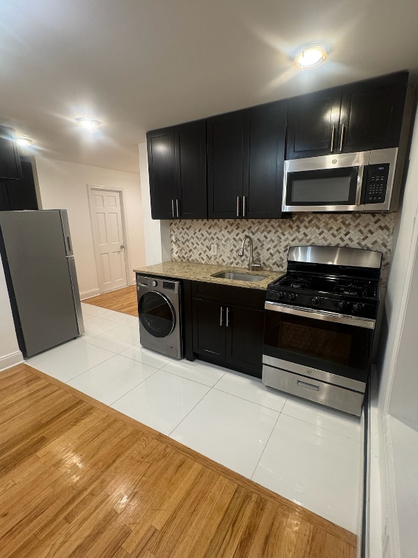 Building Photo - 1-31 Beach 121st St Rental