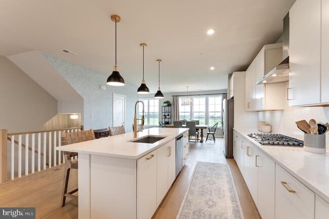 Photo - 22405 Claude Moore Dr