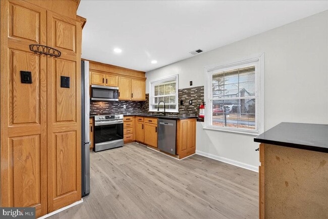 Photo - 6 Sherwood Ln