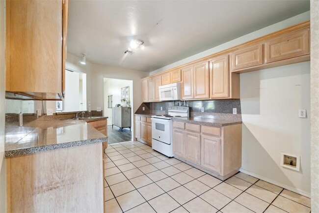 Photo - 2013 Cedar Meadow Ln