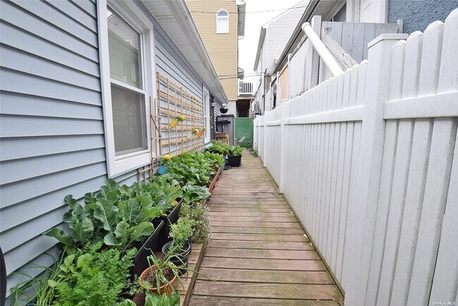 Photo - 64 Wisconsin St