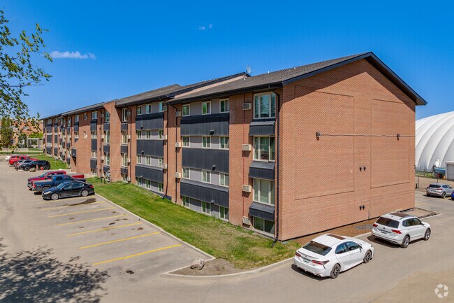 Building Photo - The Crossing II