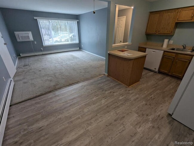 Photo - 6194 Richards Dr