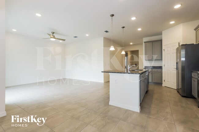 Photo - 210 Windsor Reserve Dr