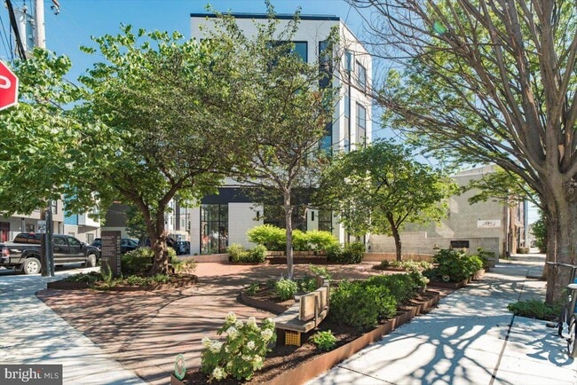 Building Photo - 1405 Frankford Ave Unit 501