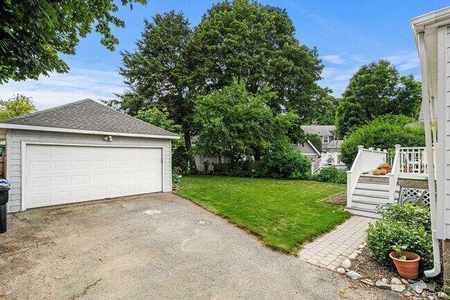 13 Sapphire Ave