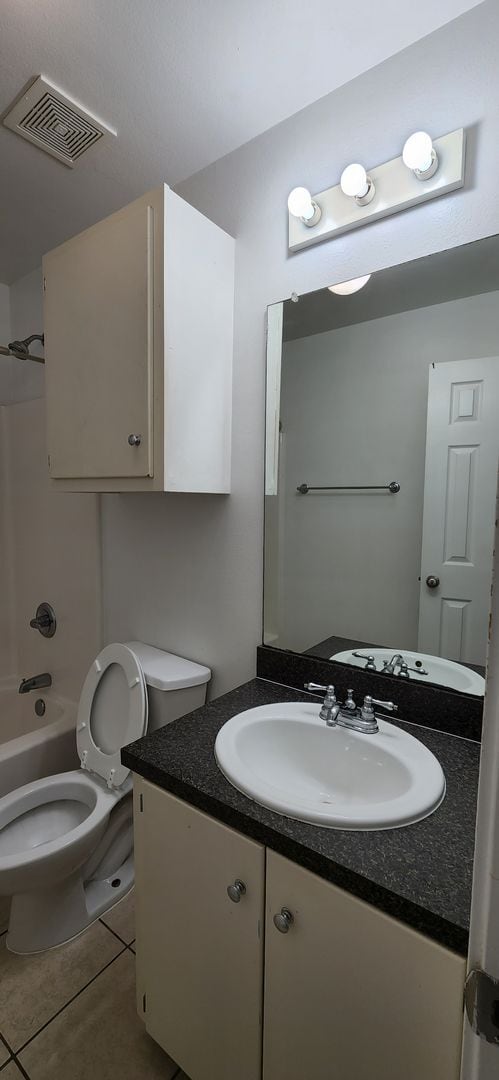 Photo - 2262 FM2864 Unit 2