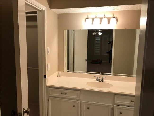 Building Photo - 7711 Friars Ct Ln Rental