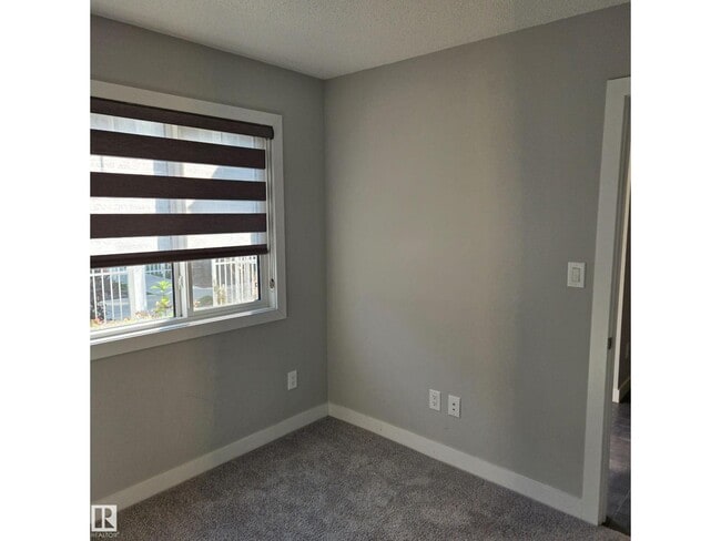 Photo - #58 2215 24 ST NW NW