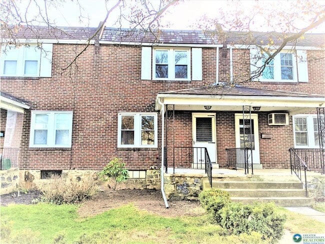 Building Photo - 703 Spring St Rental