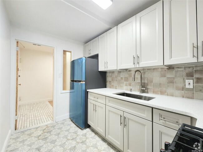 Building Photo - 41-25 Kissena Blvd Unit 2G Rental