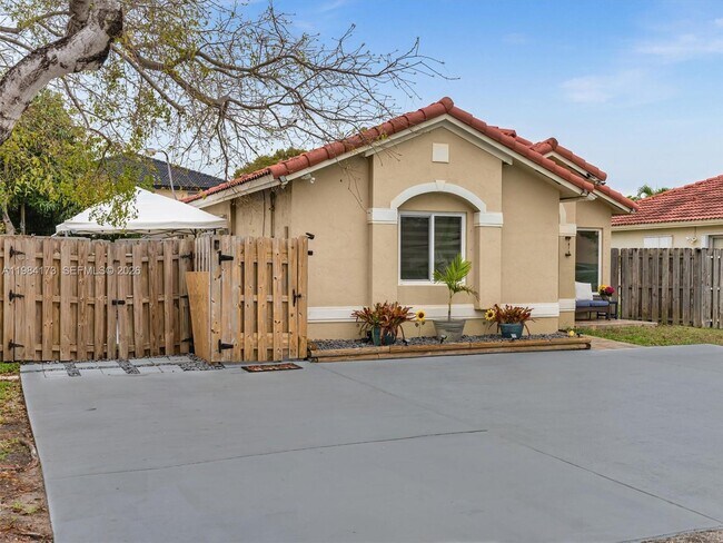 Photo - 7879 NW 193rd Ter