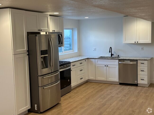 Building Photo - 2906 S 1550 W Rental