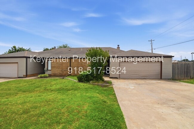 Building Photo - 6506/6508 E 90th St Duplex Unit 6506