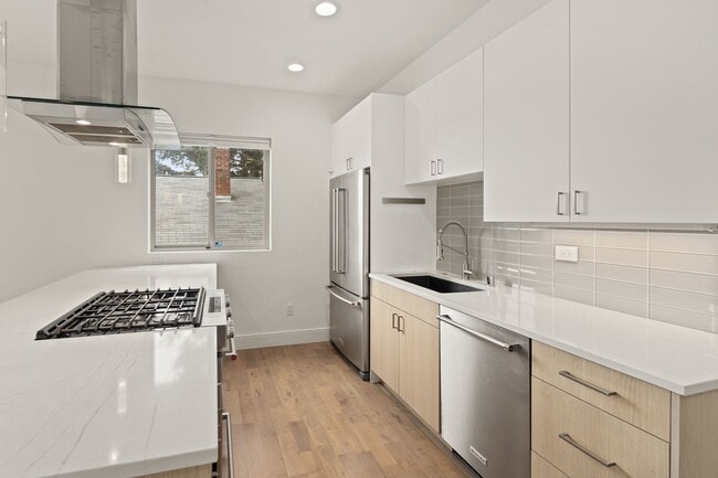 Photo - Stunning West Queen Anne Retreat with Iconic Puget Sound Views