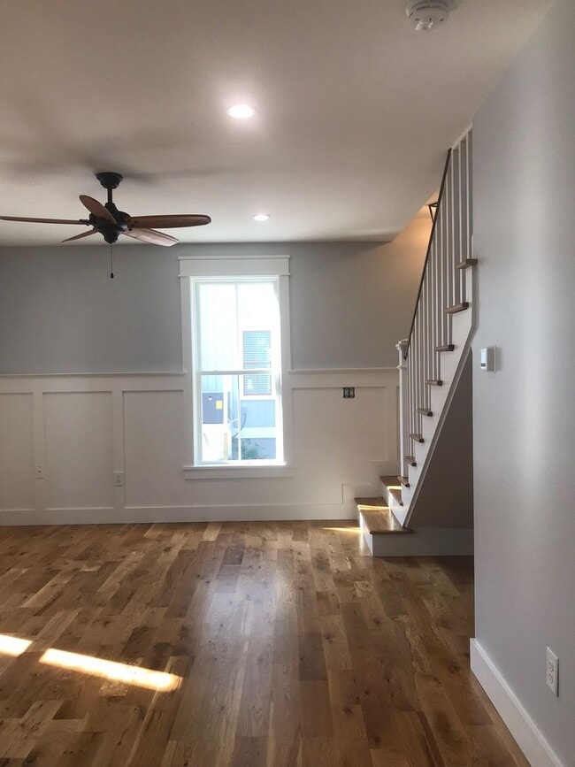 Photo - 52 America St Unidad C