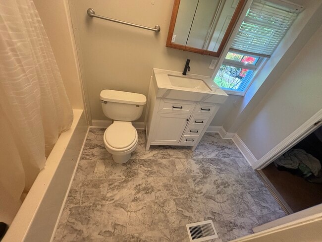Photo - 5510 Lakeview Dr
