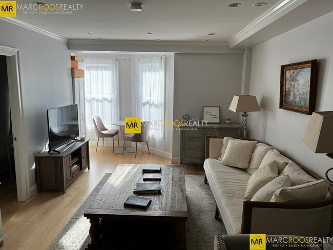 Photo - 296 Beacon St Unit 3