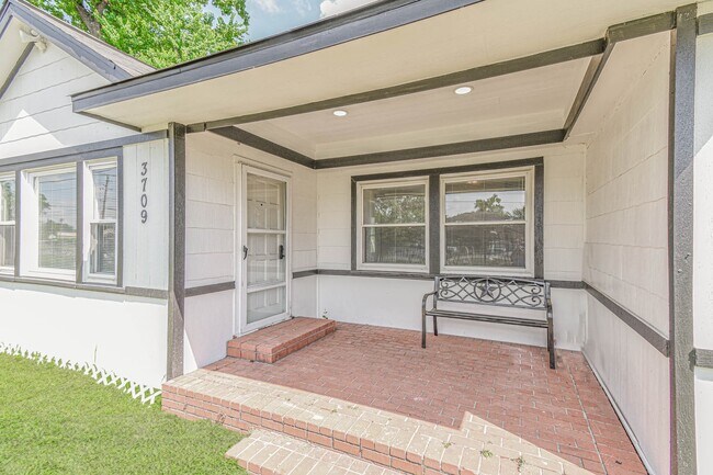 Photo - 3709 Gager St Unidad 1