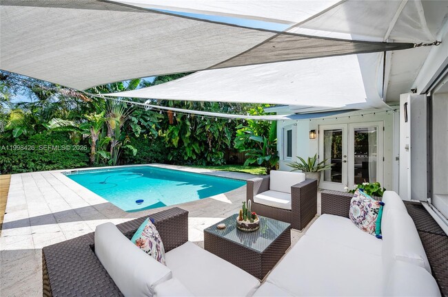 Photo - 1003 NE 118th St