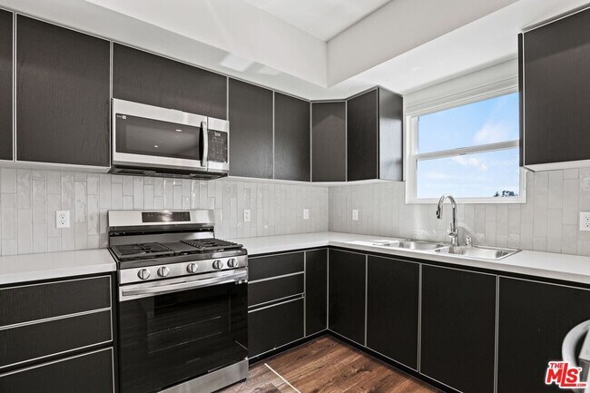 Photo - 1830 Selby Ave Unit 305
