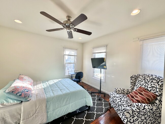 Photo - 1141 Vine St