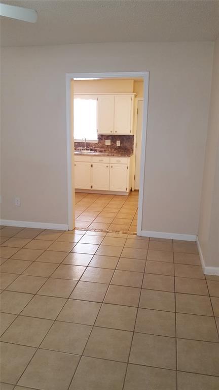 Photo - 831 Russell Cir