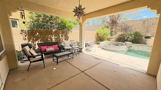 Photo - 73447 Travers St