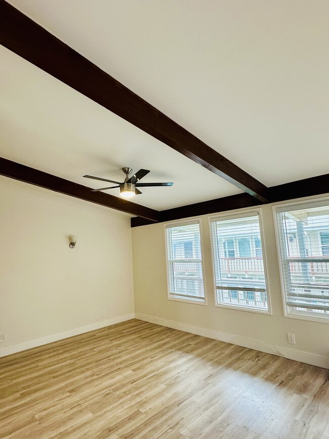 Photo - 3600 Carmona Ave