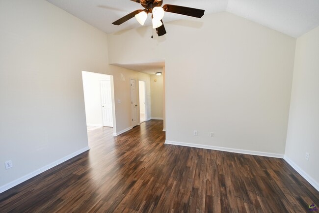Photo - 337 Tyson Glen Dr