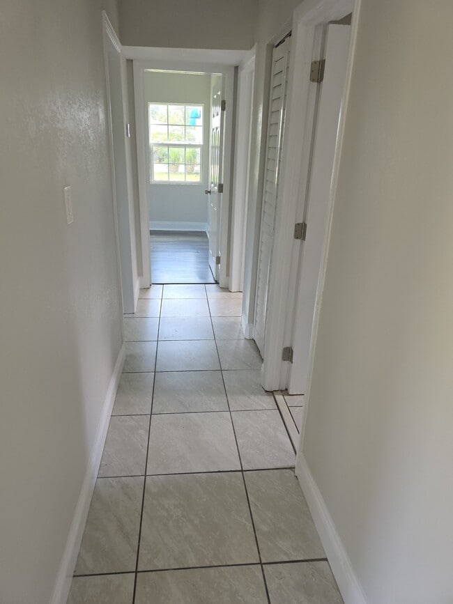 Photo - 413 Dove Ave