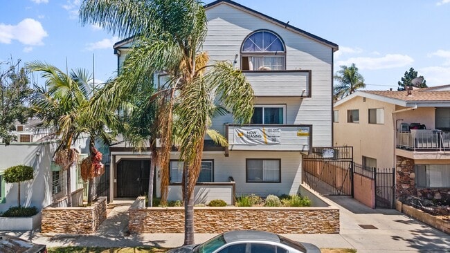 1128 Stanley Ave