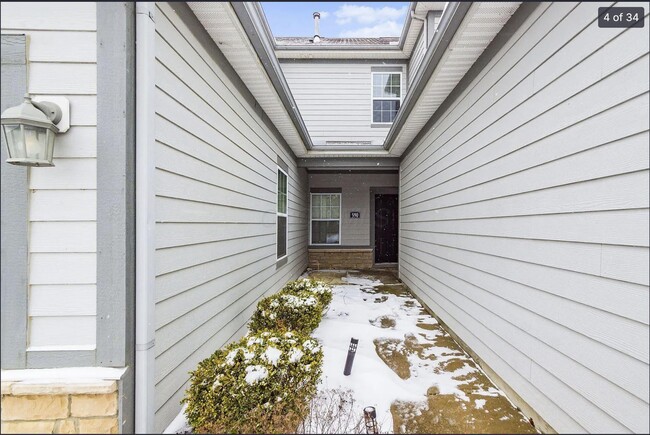 Photo - 590 Redwood Ln