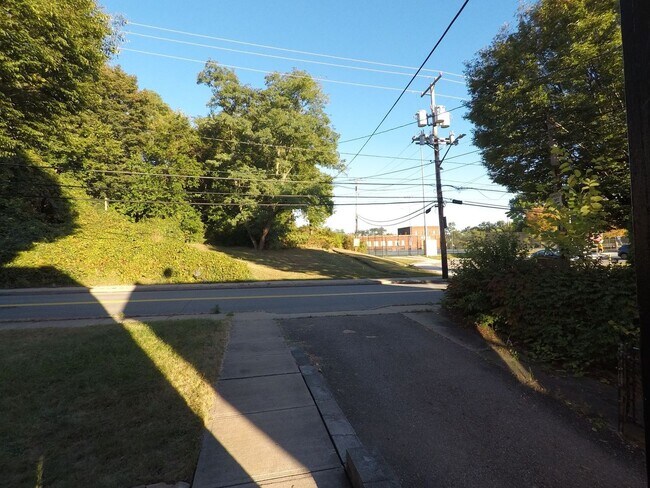 Photo - 1744 Pioneer Ave