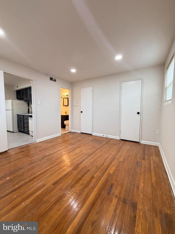 Photo - 714 Rhawn St Unit 8