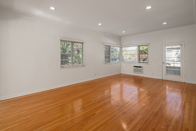 Living Room - 1240 1/2 S La Jolla Ave Apartment Unit 1240 1/2