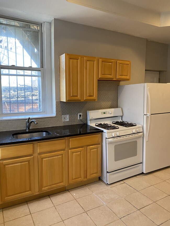 Kitchen - 1001 W Fayette St Apartamentos Unidad 1