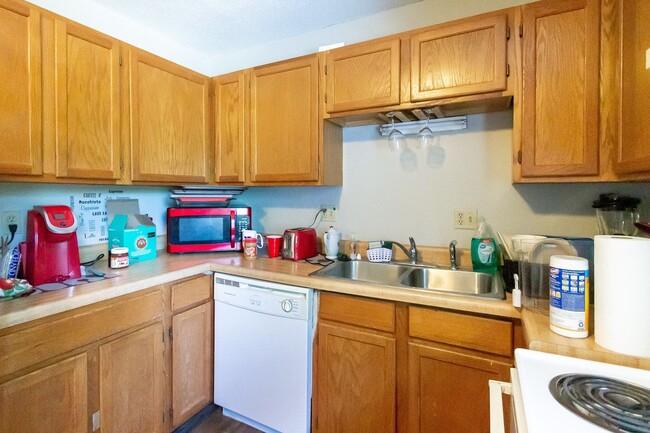 Photo - 1407 W Jackson St Apartment Unit 1407 1/2