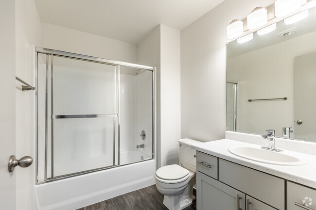 2BR, 2B - 1052SF
