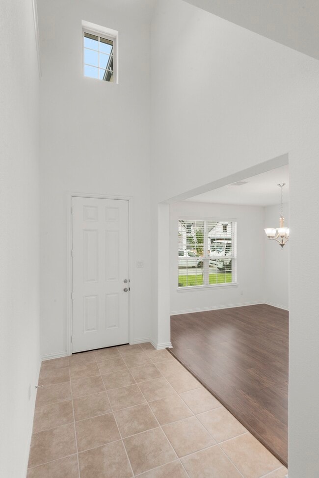 Photo - 236 Scarlet Maple Wy