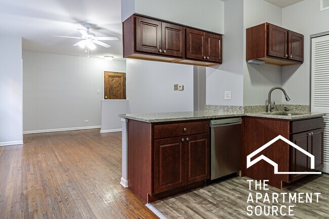 Photo - 3702 N Sheffield Ave Unit 407